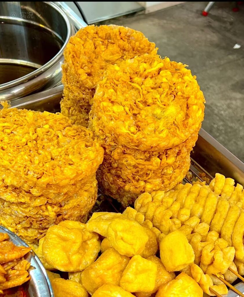 Various side dishes for conch chowder