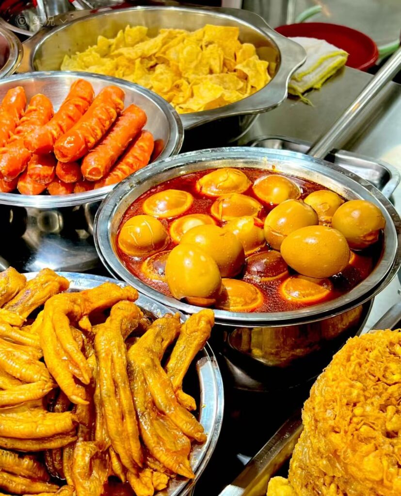 Various side dishes for conch chowder